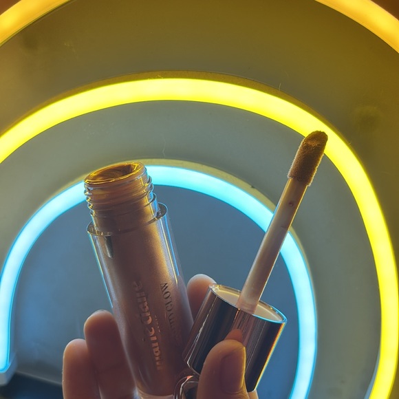 Brand new! Liquid glow highlighter! Retail is $12 - Picture 6 of 6